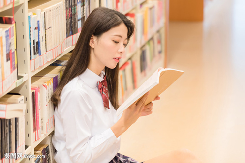 《前赤壁賦》中描寫洞簫的語句是(　)__《大學語文》自考真題解析